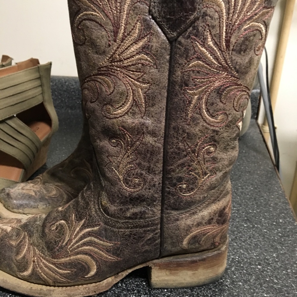 Circle G size 6.5 square toe boots